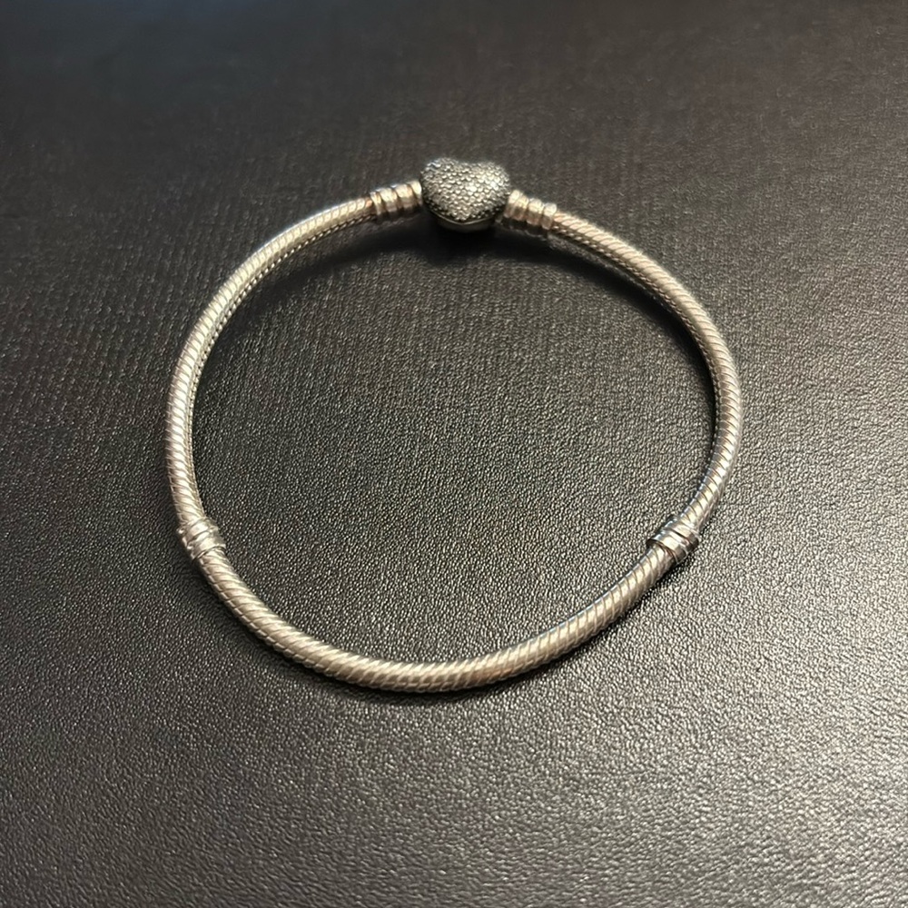Pandora bracelet - EUC